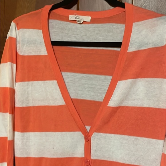 White & sherbet orange striped button sweater, with two front pockets size M - Picture 2 of 4